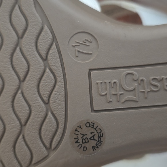 EAST 5TH BRAND WOMENS WHITE DRESSY SUMMERTIME SANDALS SIZE 7.5 MEDIUM - Picture 6 of 16